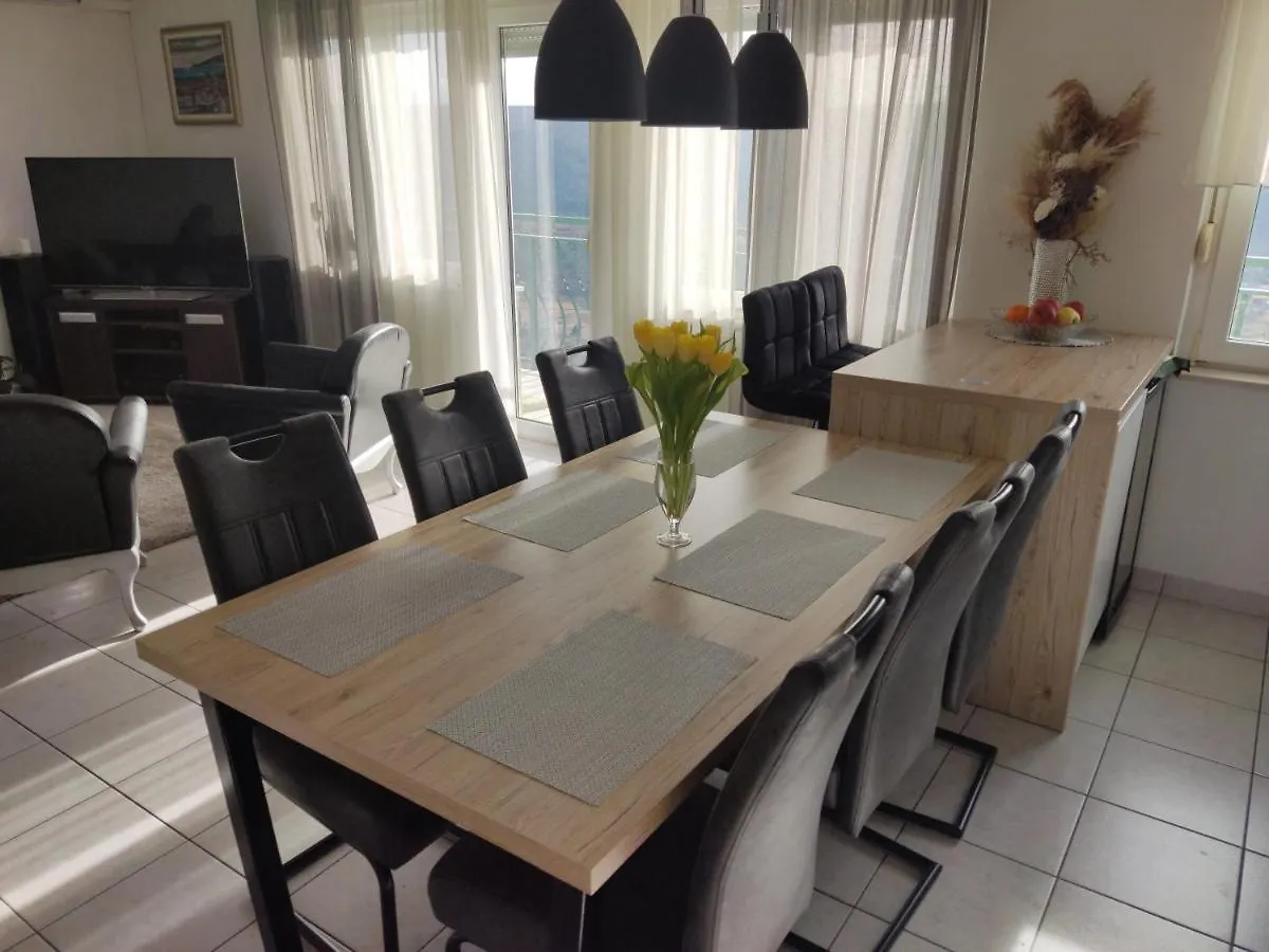 Apartment Apartman Stela Gornje Sitno Split