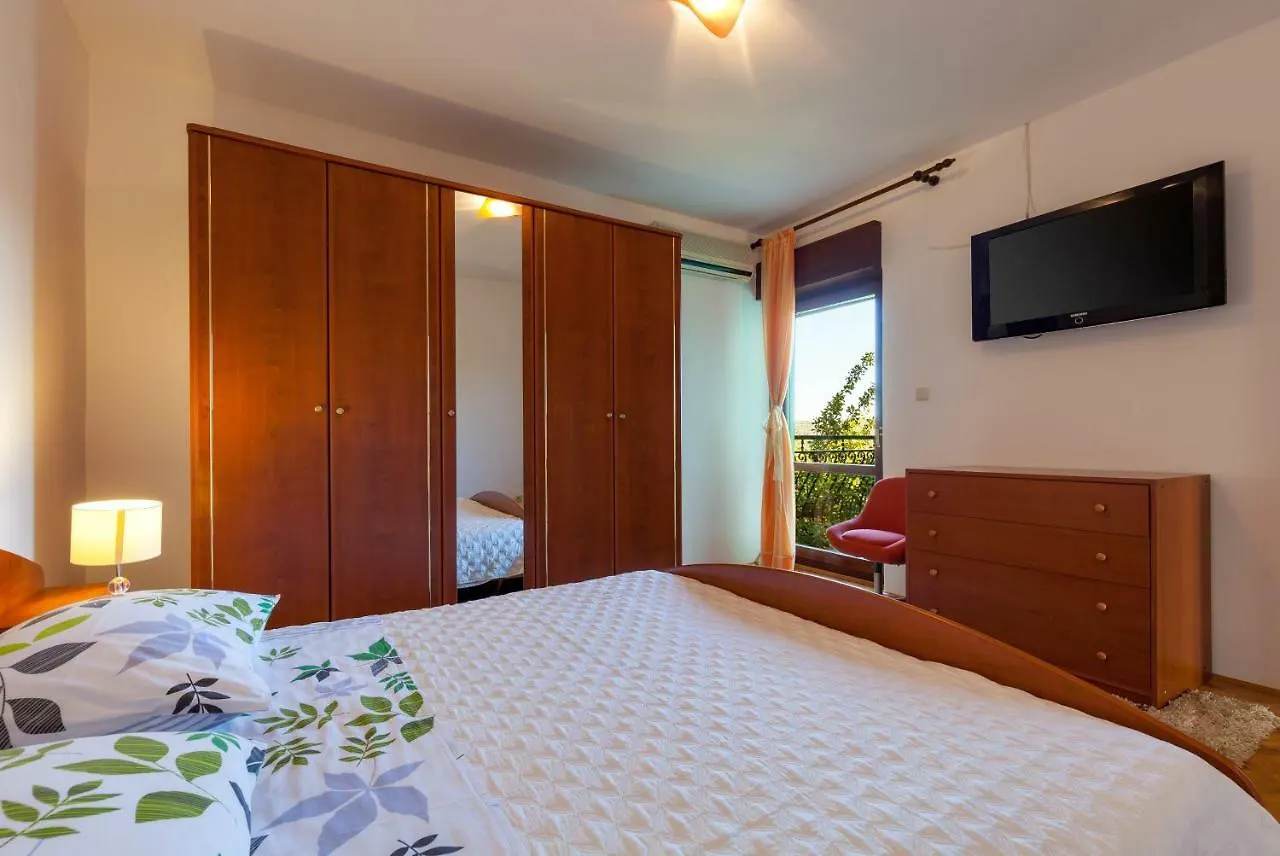 Apartment Apartman Stela Gornje Sitno Split